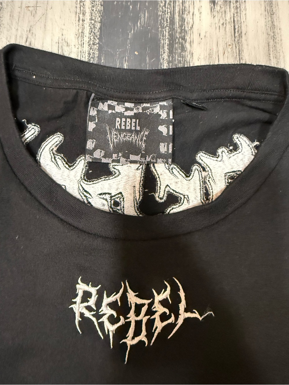 Rebel Vengeance Black Short Sleeve Tee with Eagle, Snake & Skull Graphic New! - Picture 2 of 9